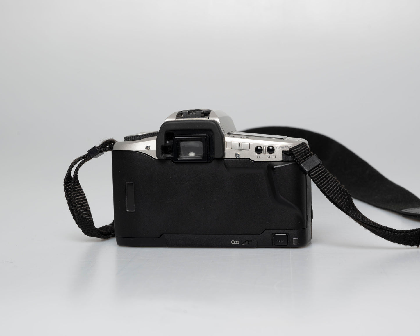 Minolta Dynax 5 35mm SLR w/ 50mm f1.7 lens (serial 01101077) | film🎞tested