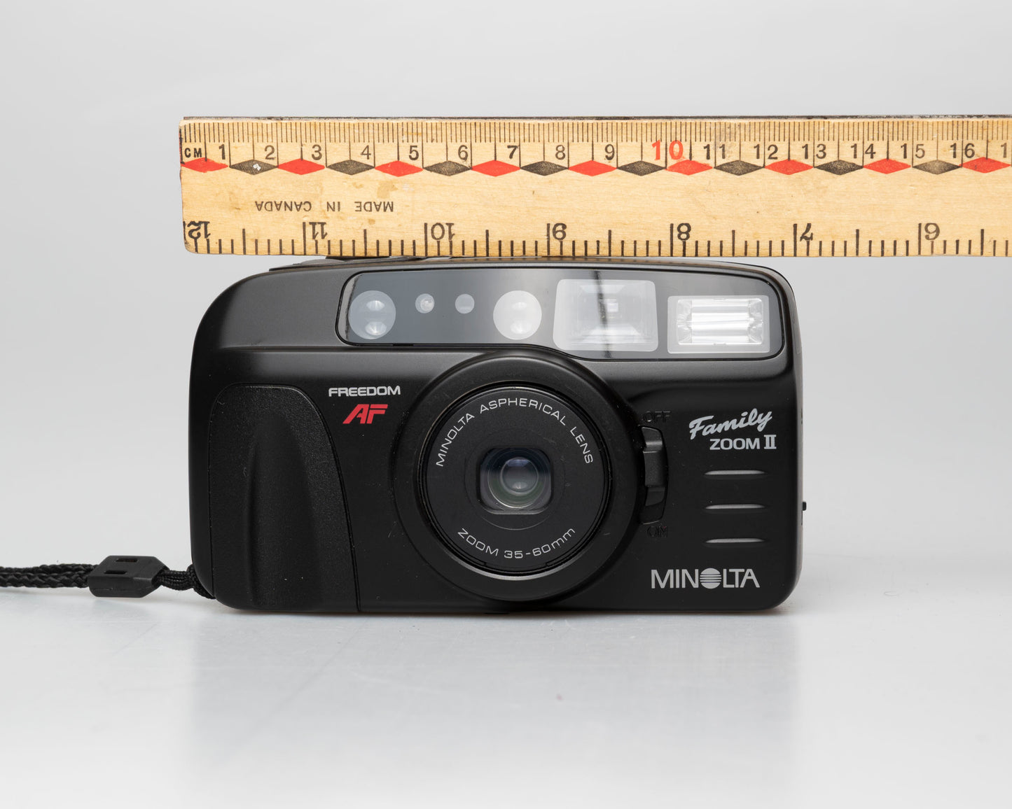 Minolta Family Zoom II 35mm camera (serial 41973526)