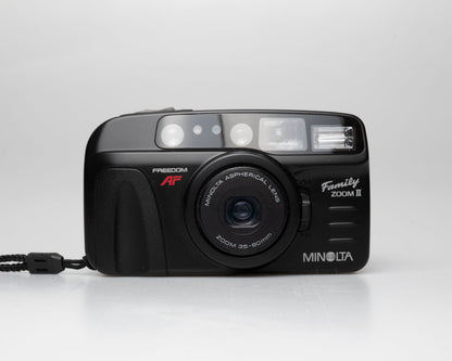 Appareil photo Minolta Family Zoom II 35mm avec étui (numéro de série 41974429)