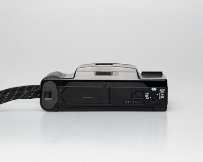 Minolta Freedom II Auto-focus 35mm camera w/ case (serial 3417595)