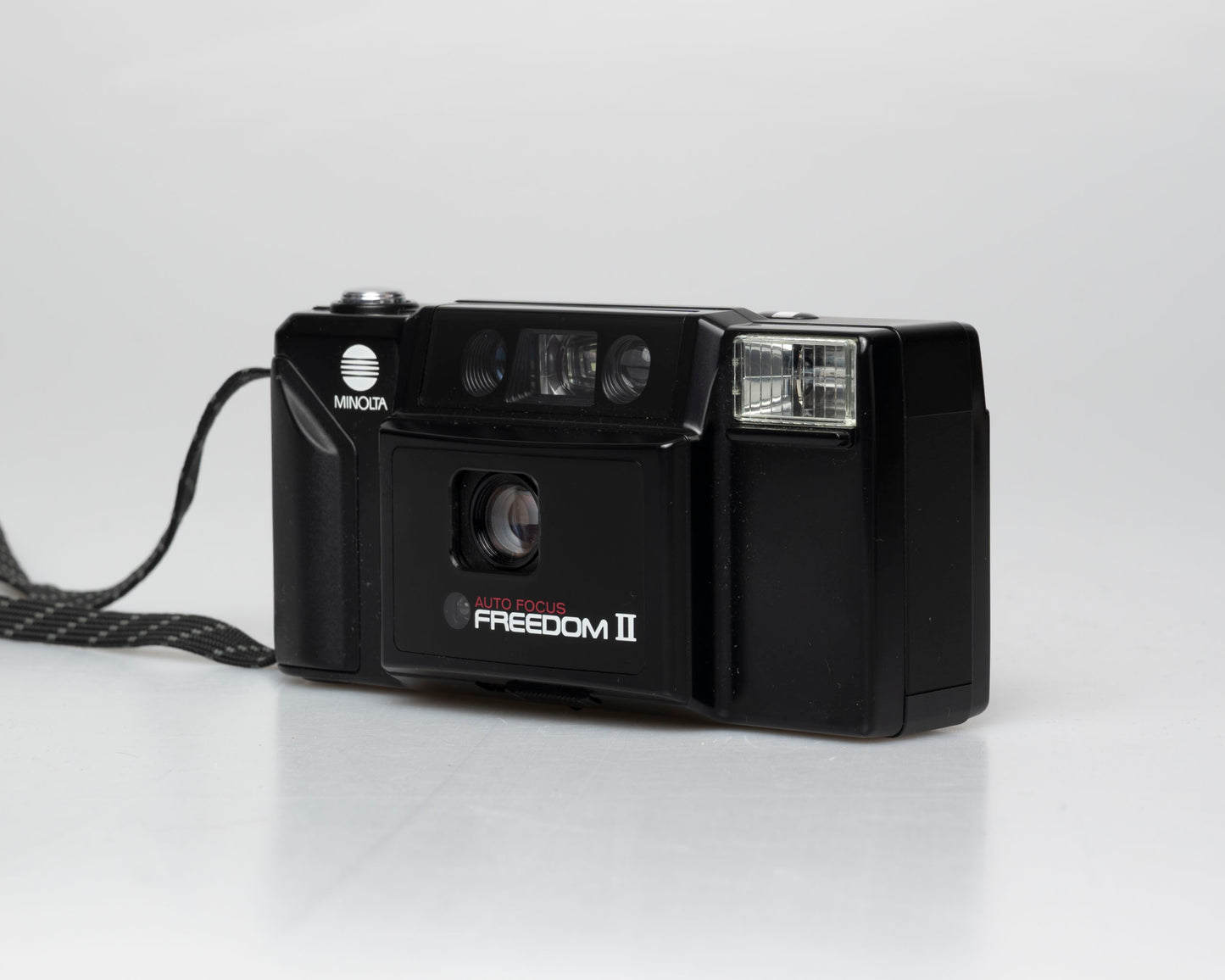 Minolta Freedom II Auto-focus 35mm camera w/ case (serial 3417595)