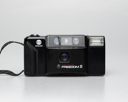 Minolta Freedom II Auto-focus 35mm camera w/ case (serial 3417595)