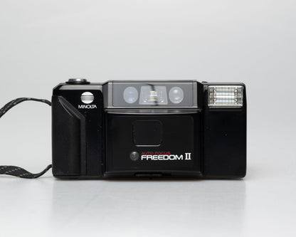 Minolta Freedom II Auto-focus 35mm camera w/ case (serial 3417595)