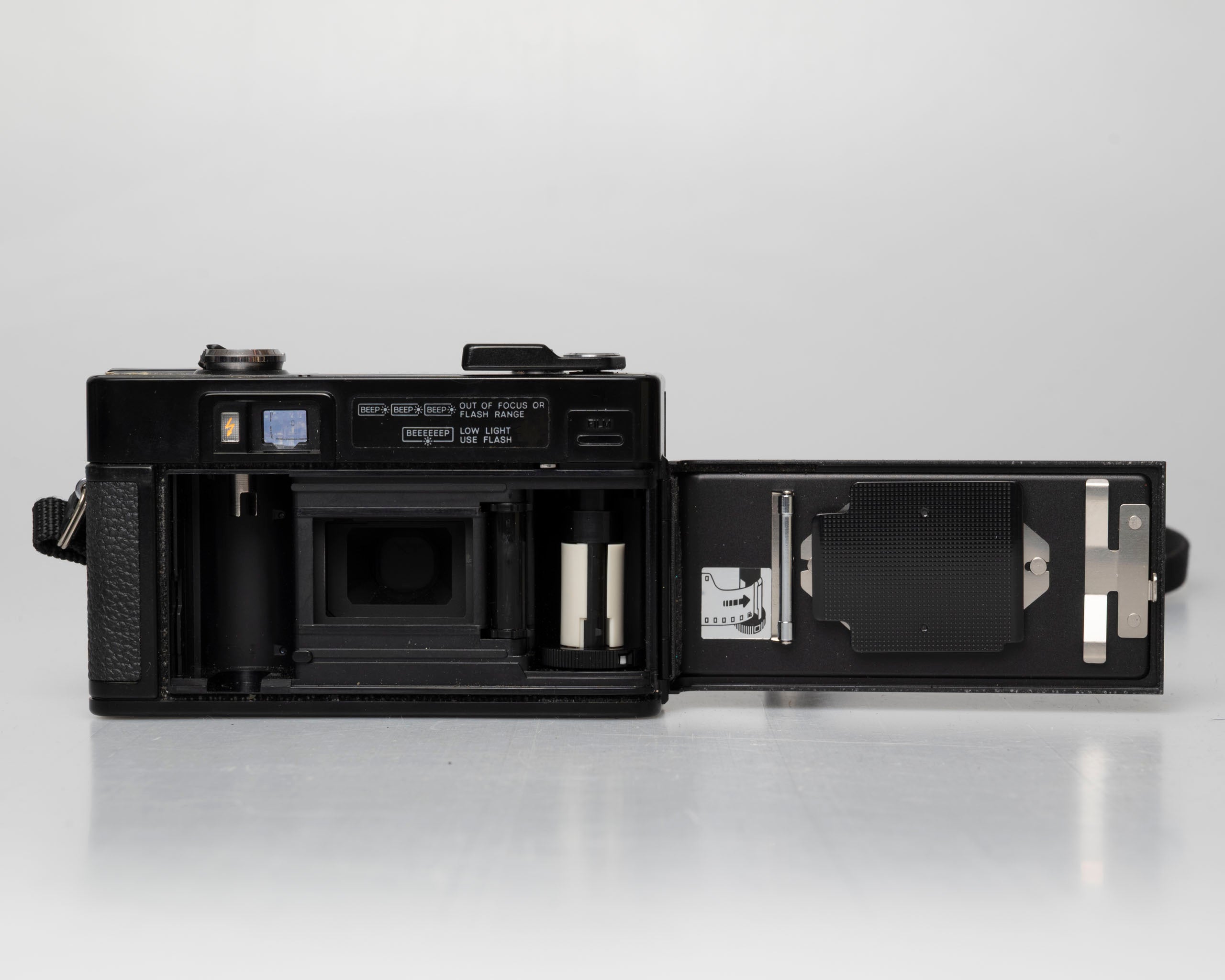 Minolta Hi-Matic AF2 35mm camera w/ box, case, & manual (serial