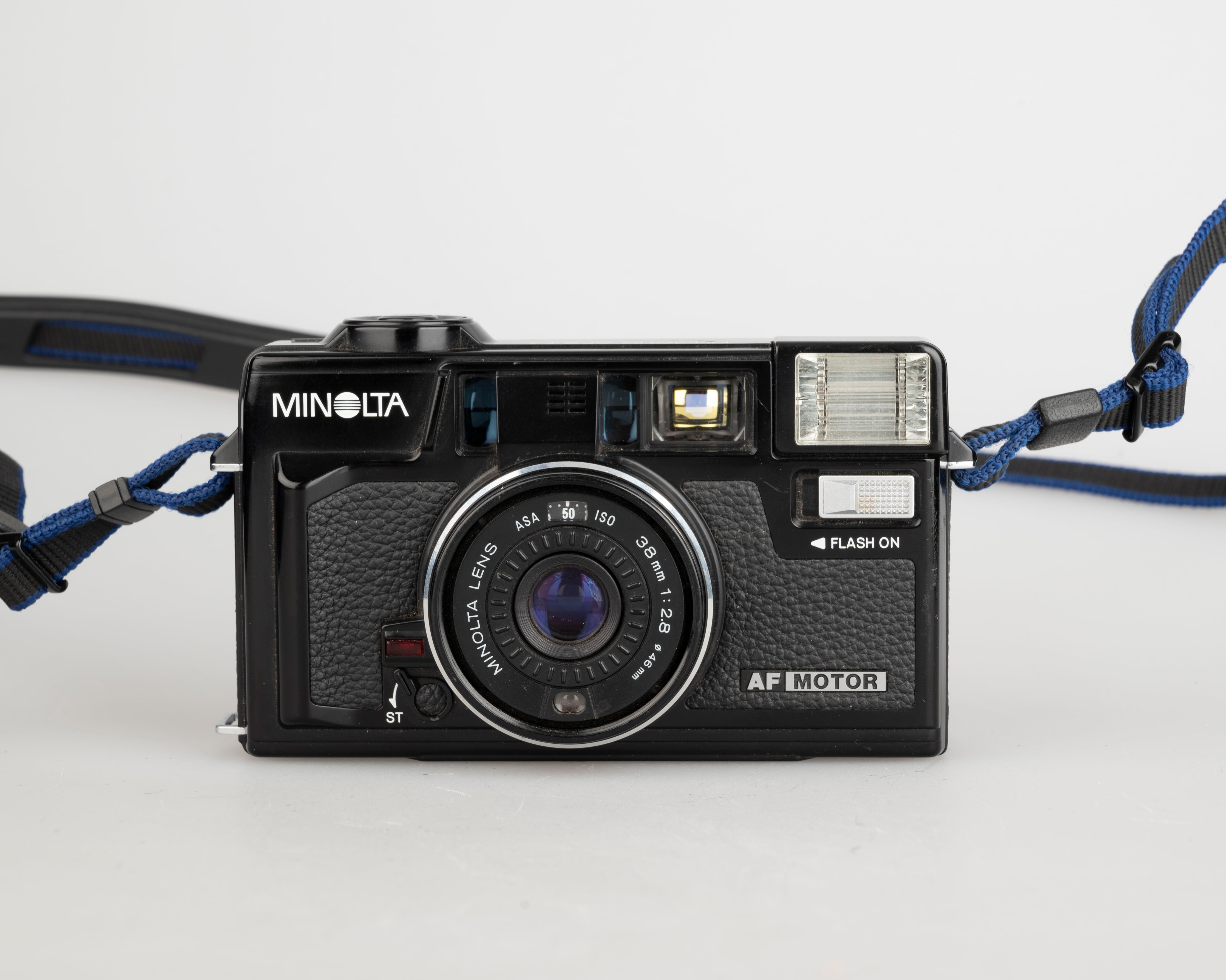 Minolta Hi-Matic AF2-M 35mm camera (serial 1310759) – New Wave Pool