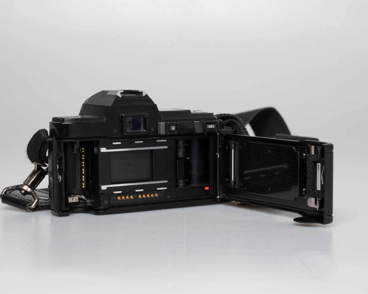 Minolta Maxxum 7000 35mm film SLR with 50mm f1.7 lens (serial 15033827) | film🎞tested