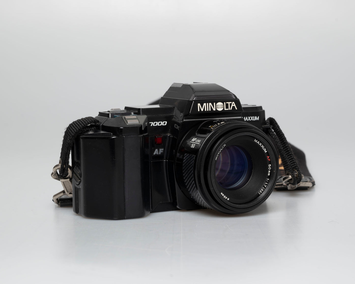 Minolta Maxxum 7000 35mm film SLR with 50mm f1.7 lens (serial 15033827) | film🎞tested