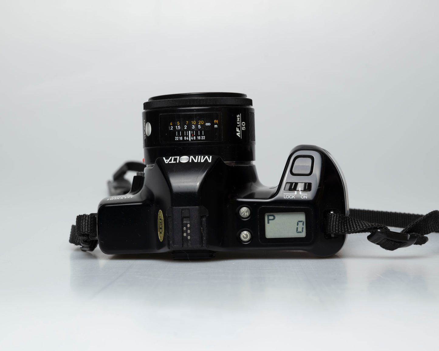 Minolta Dynax 3000i 35mm SLR avec objectif Minolta AF 50mm f1.7 + flash Program D 314i (numéro de série 62301669)