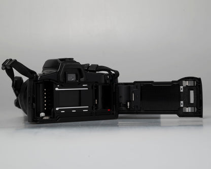 Minolta Maxxum 3xi 35mm film SLR w/ 28-80mm lens (serial 19125142)