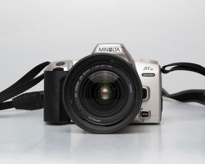 Minolta Maxxum STsi reflex 35 mm avec objectif 28-80 mm (série 91005445)