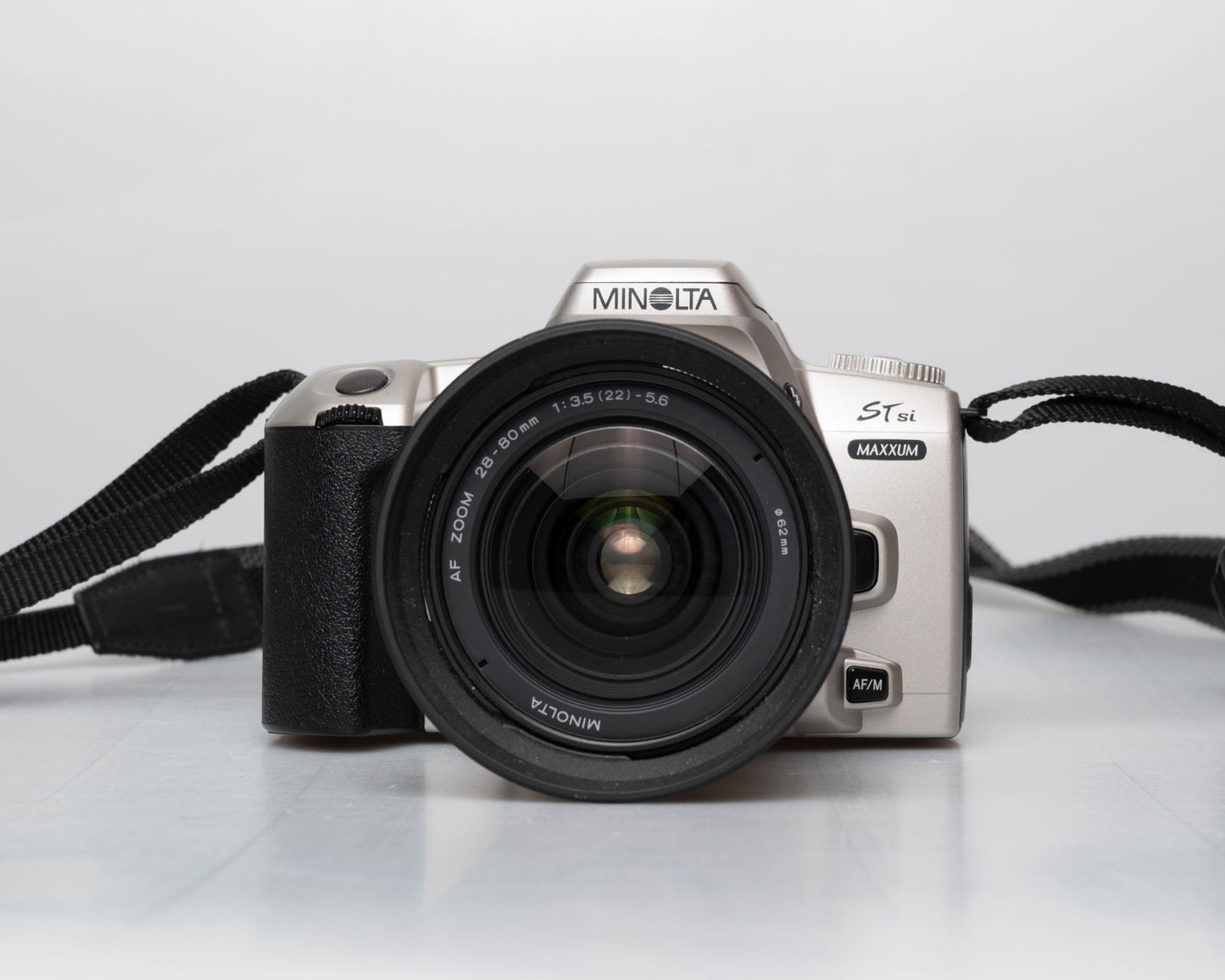 Minolta Maxxum STsi reflex 35 mm avec objectif 28-80 mm (série 91005445)