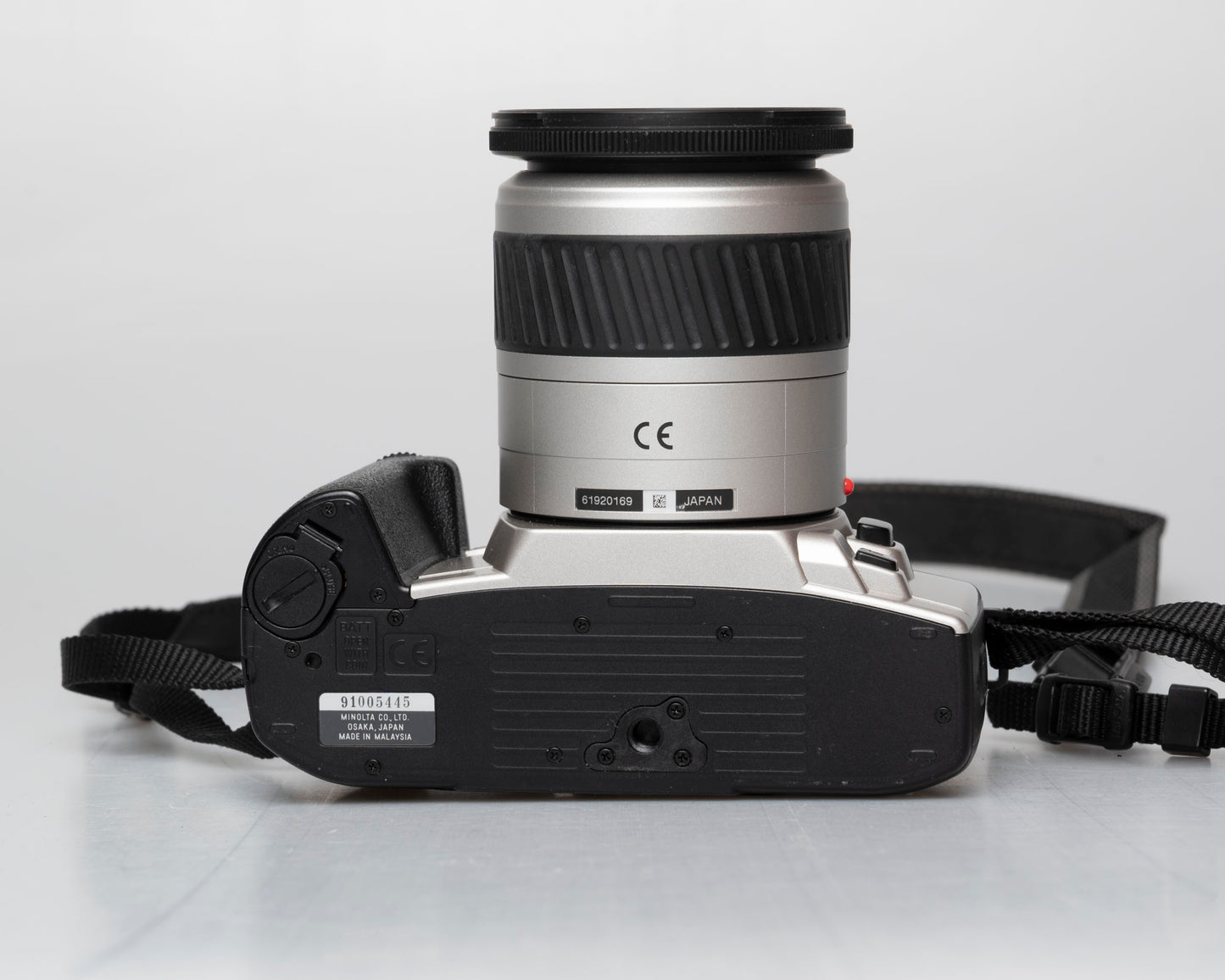 Minolta Maxxum STsi reflex 35 mm avec objectif 28-80 mm (série 91005445)