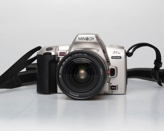 Minolta Maxxum STsi reflex 35 mm avec objectif 28-80 mm (série 91005445)