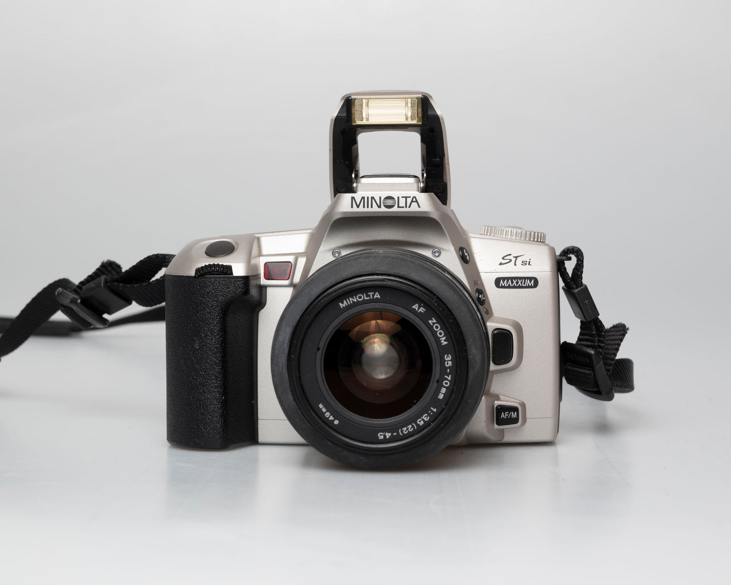 Minolta Maxxum XTsi 35mm film SLR w/ 35-70mm lens (serial 98201354)