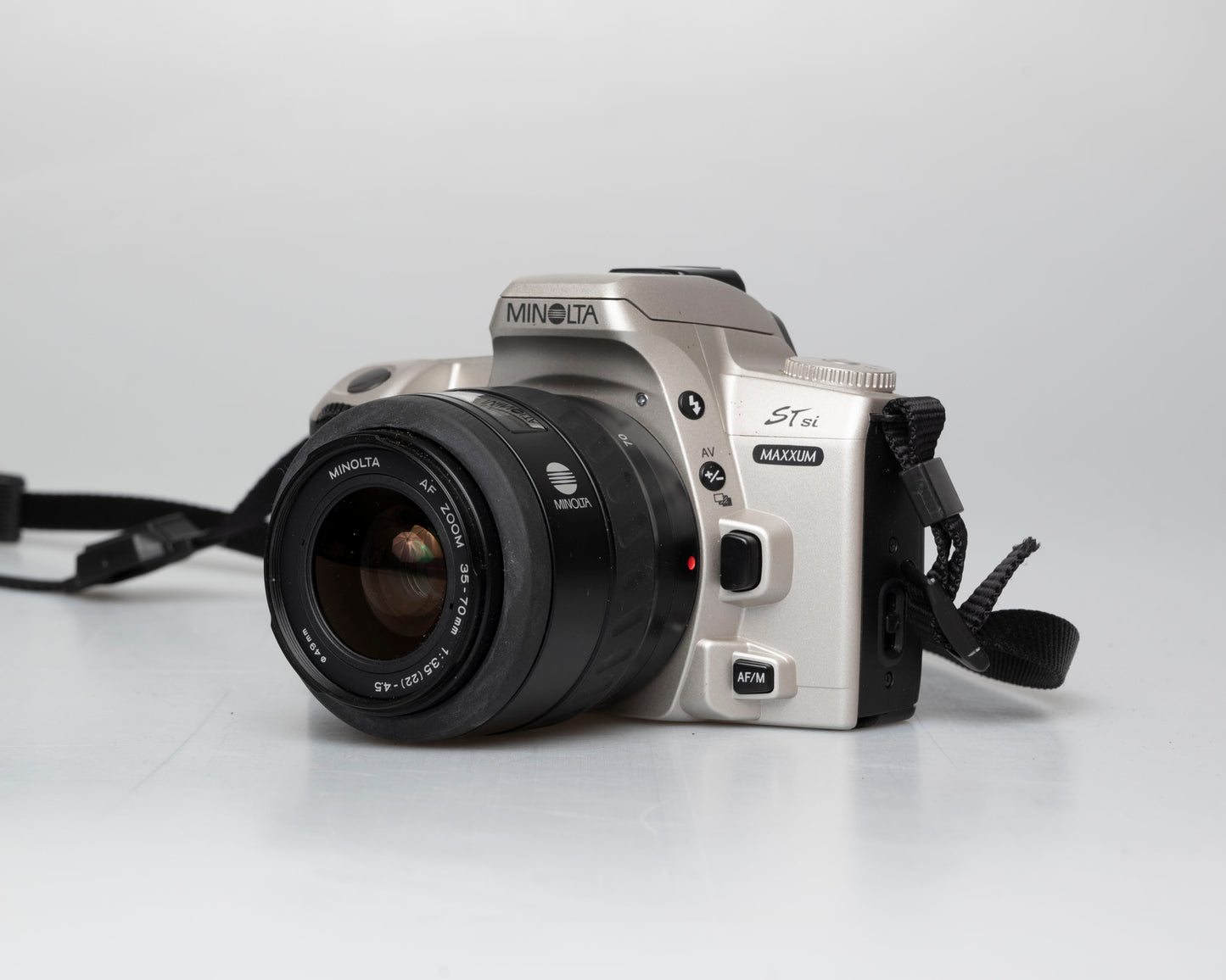 Minolta Maxxum XTsi 35mm film SLR w/ 35-70mm lens (serial 98201354)