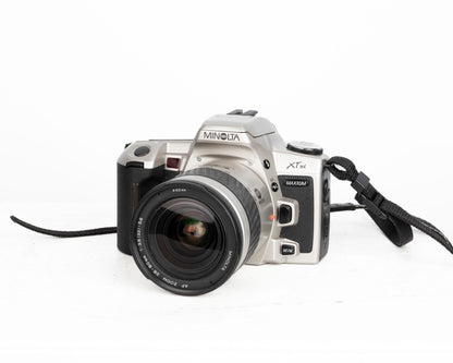 Minolta Maxxum XTsi reflex à film 35 mm avec objectif 28-80 mm + sac pour appareil photo Minolta + télécommande (série 94009570)