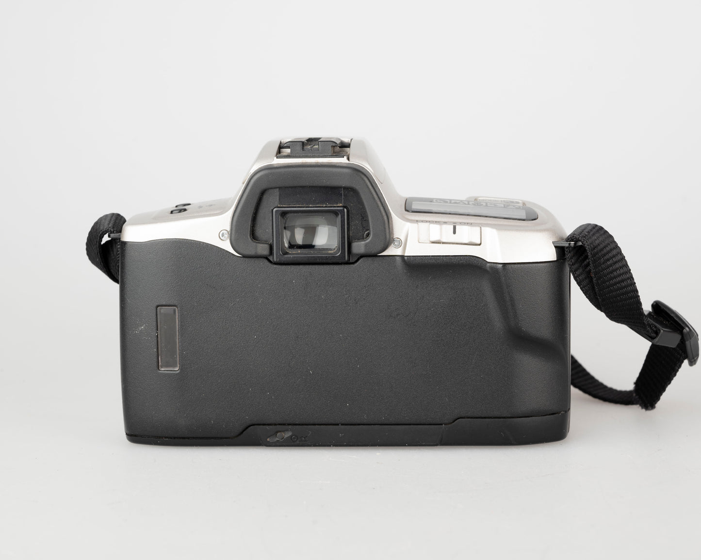 Reflex Minolta Maxxum QTsi 35 mm avec objectif 35-80 mm (série 99919519)