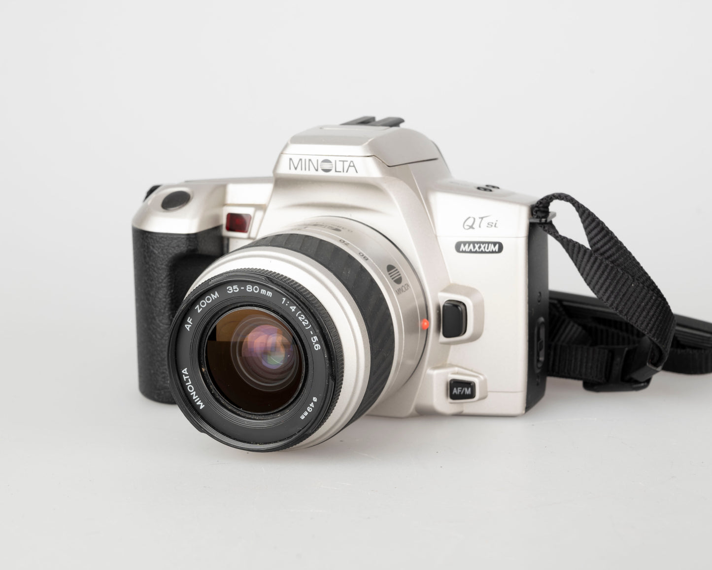 Reflex Minolta Maxxum QTsi 35 mm avec objectif 35-80 mm (série 99919519)
