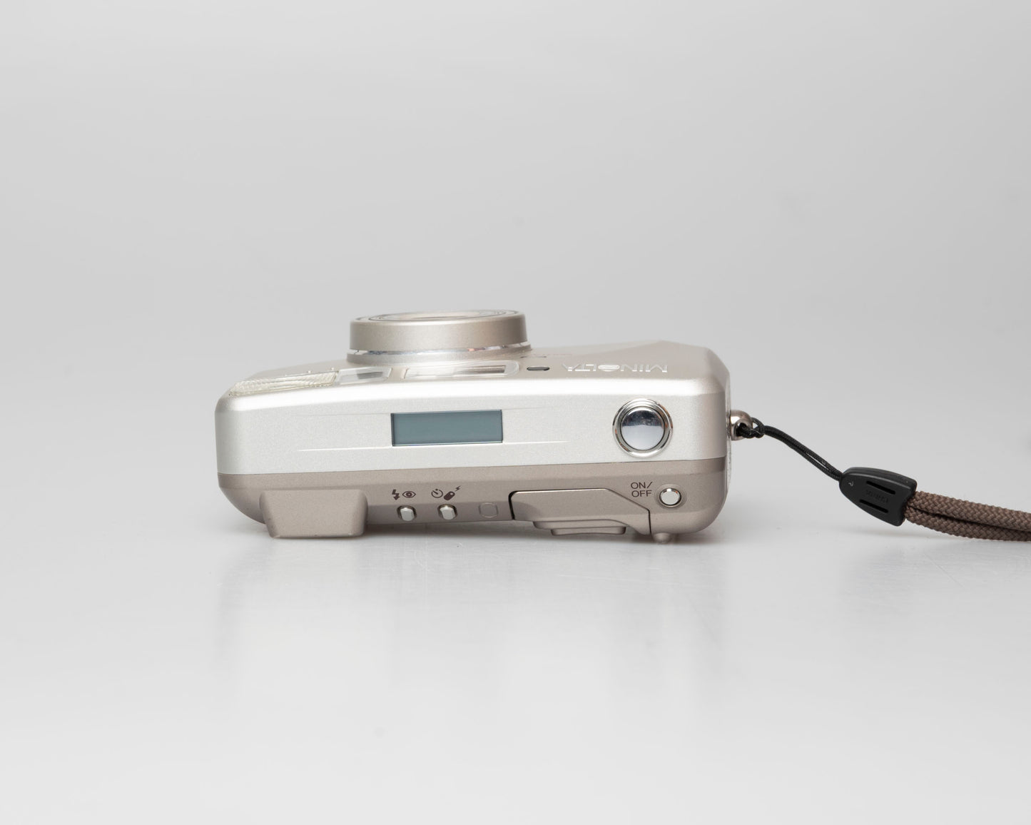 Minolta Riva Zoom 125 compact 35mm camera w/ case (serial 40016465)