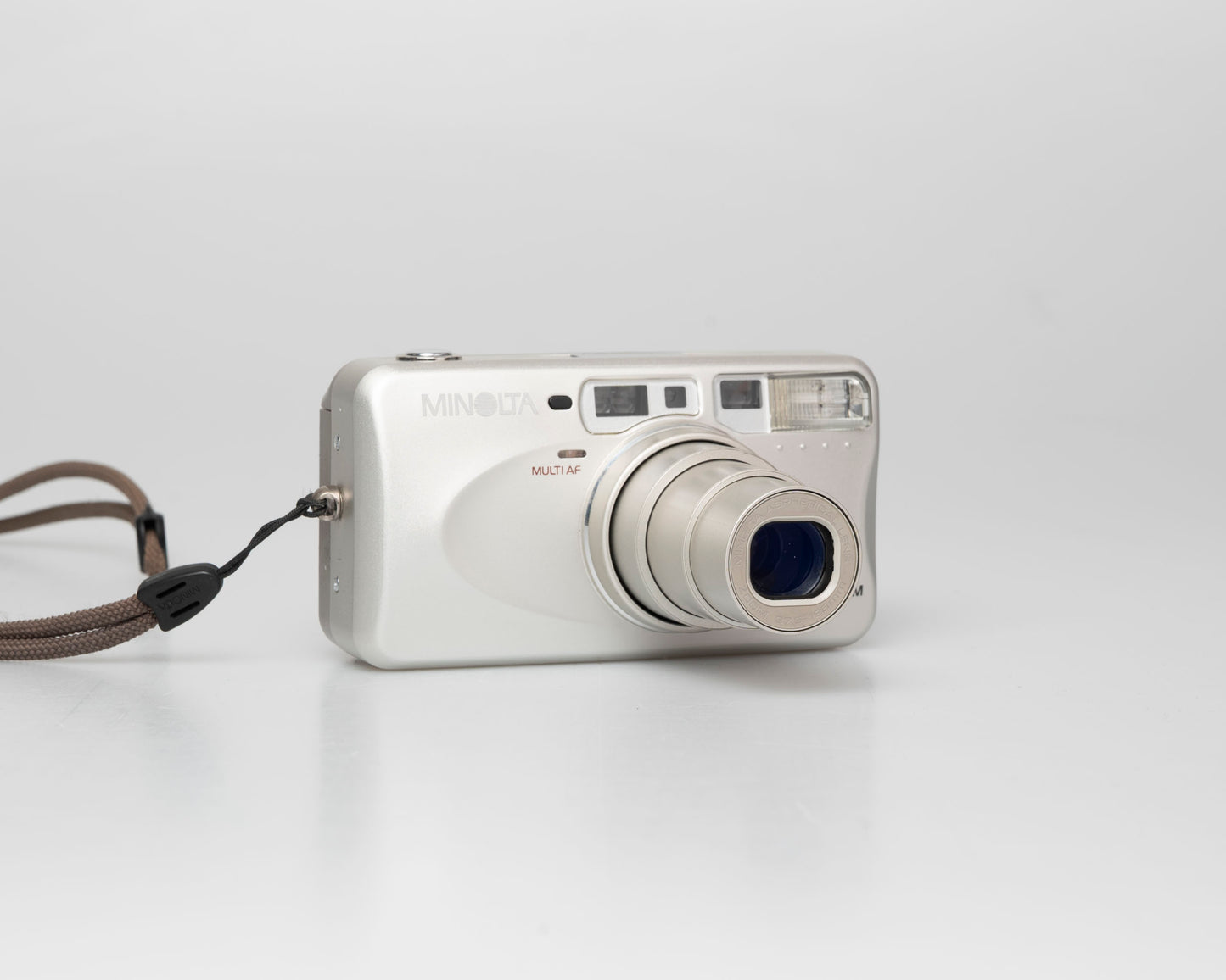 Minolta Riva Zoom 125 compact 35mm camera w/ case (serial 40016465)