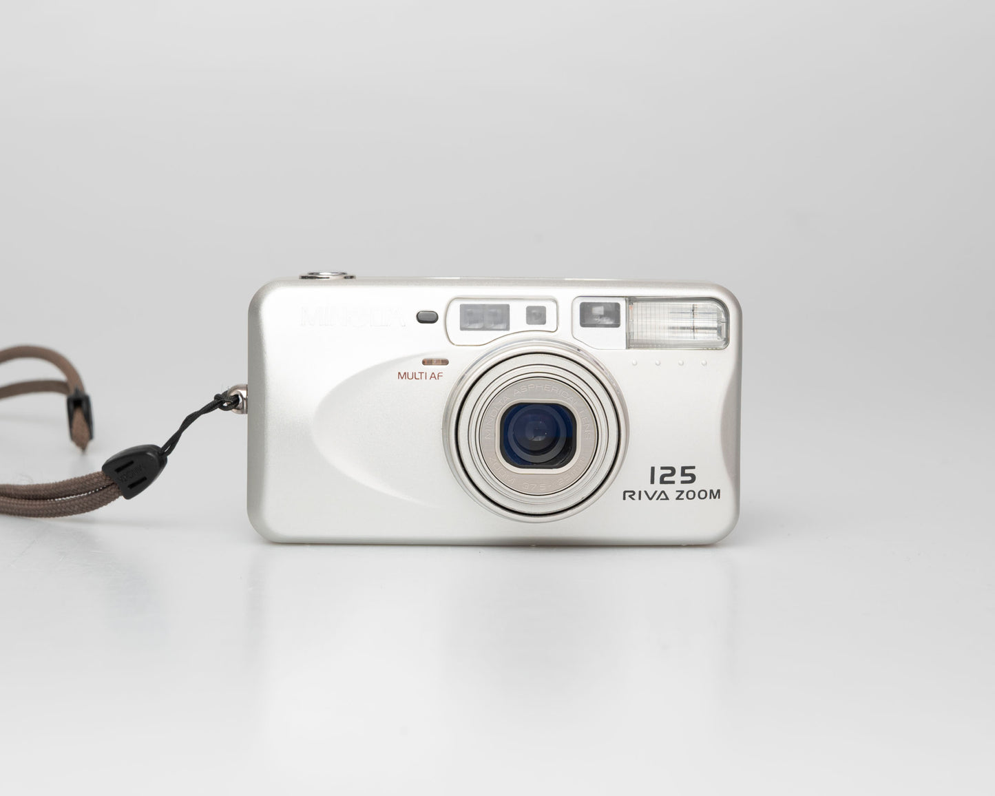 Minolta Riva Zoom 125 compact 35mm camera w/ case (serial 40016465)