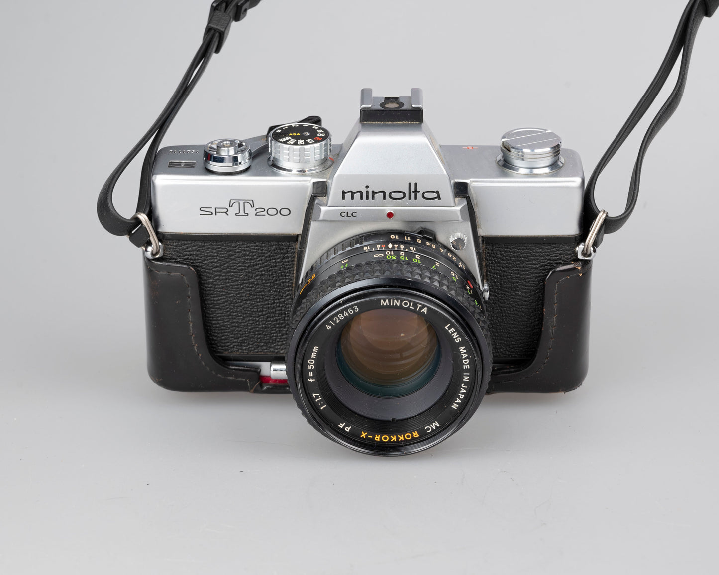 Minolta SRT 200 35mm SLR w/ Rokkor 50mm f1.7 lens + ever-ready case (serial 7527170)