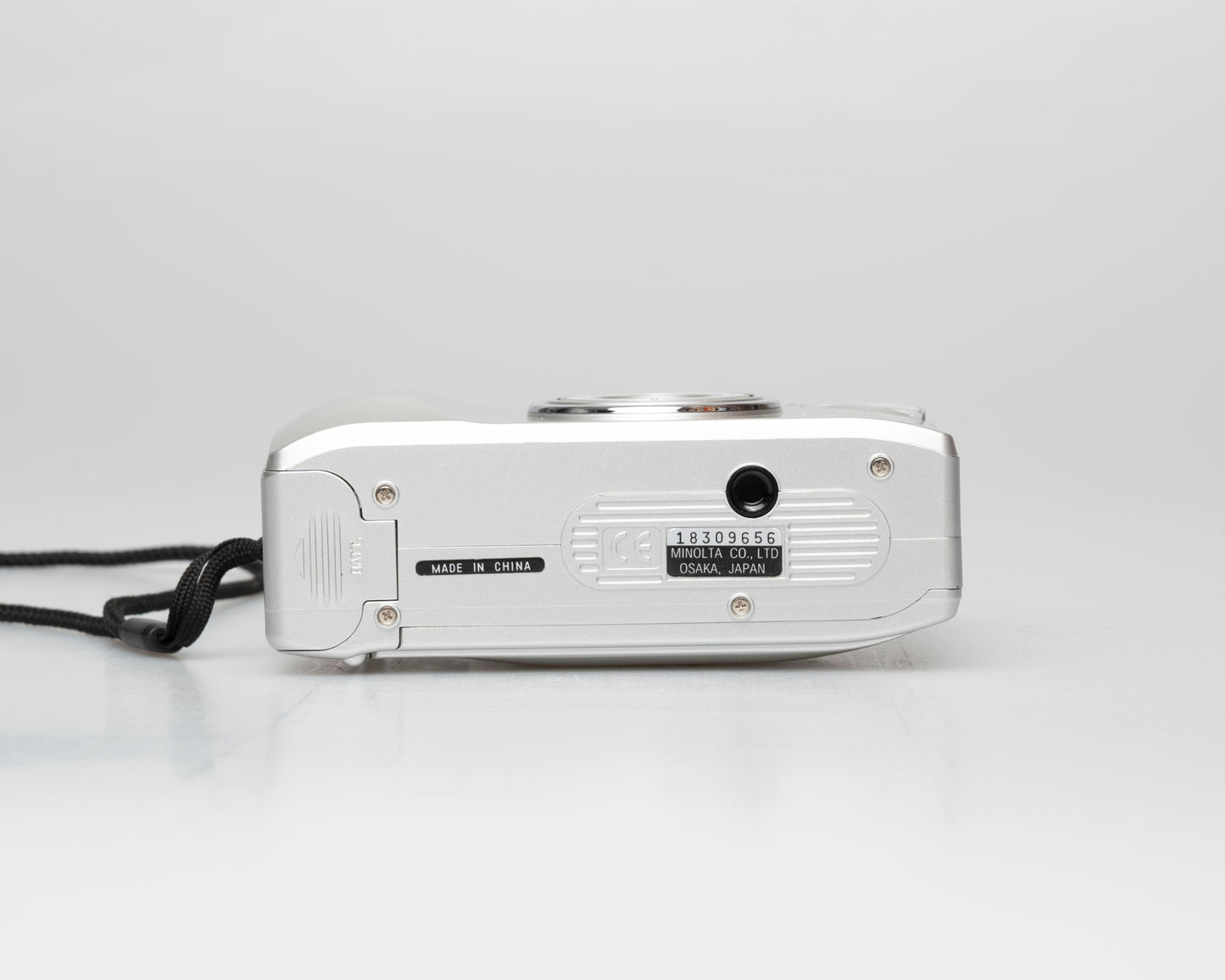 Minolta Zoom 60 Date 35mm camera (serial 18309656)
