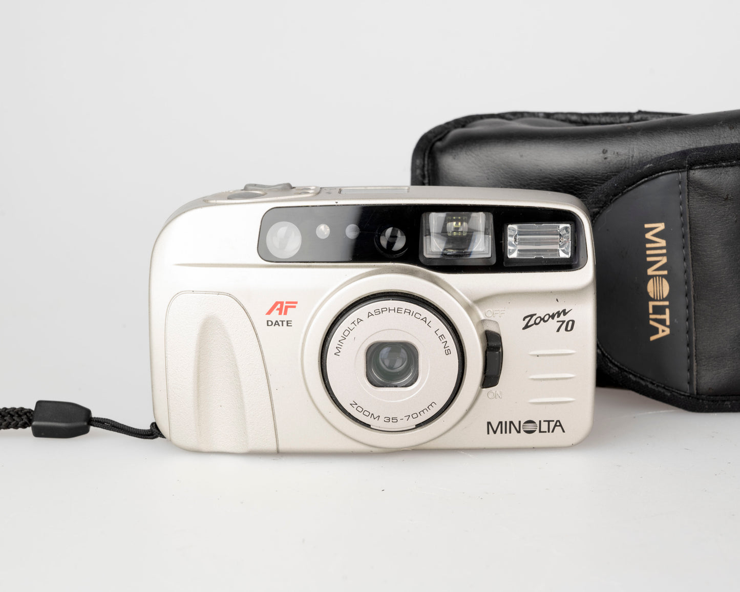 Minolta Zoom 70 35mm camera w/ case (serial 36143687)