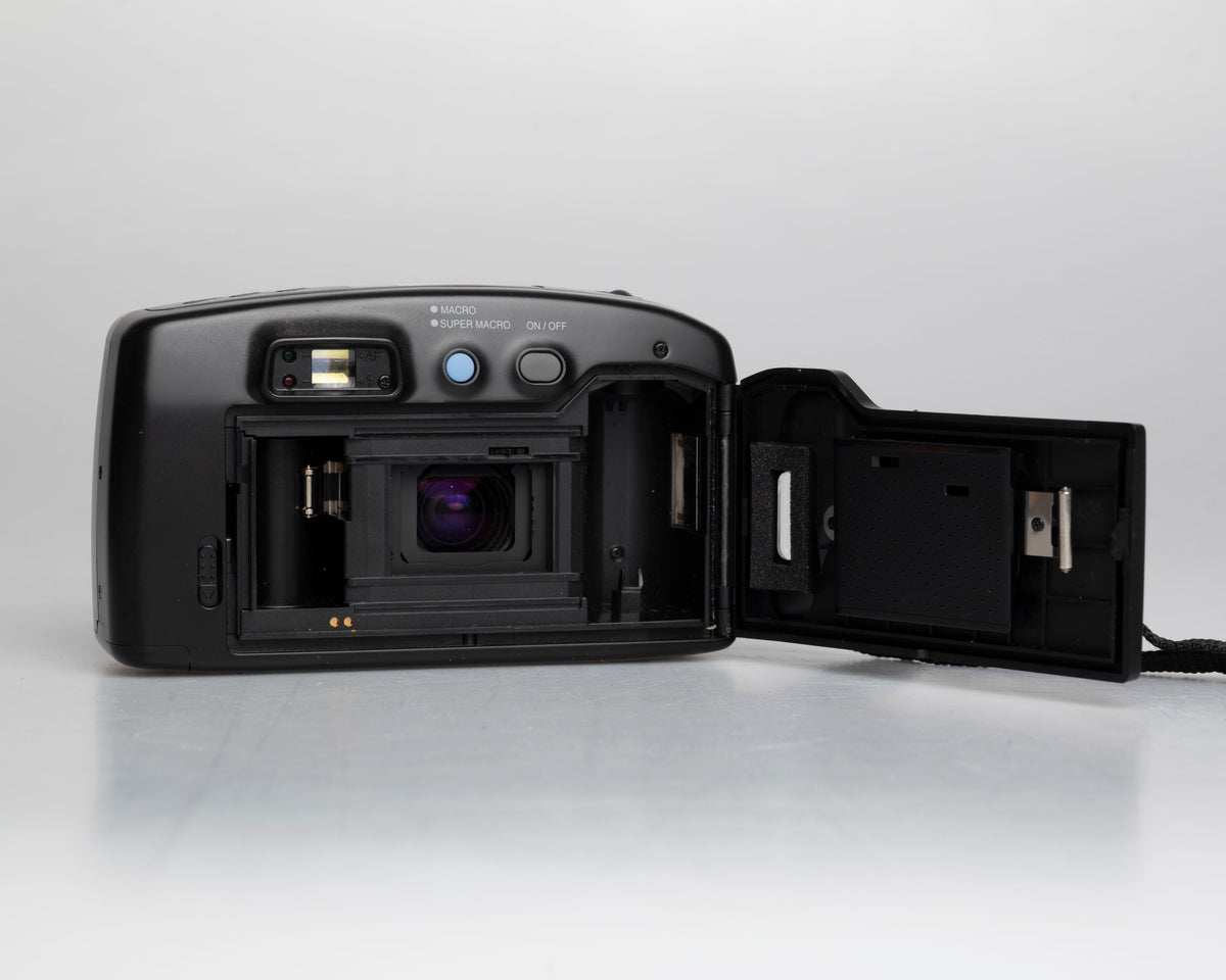 Black's (Samsung) Insight Zoom 105 35mm camera w/ original box, case, and manual (serial 1541839)