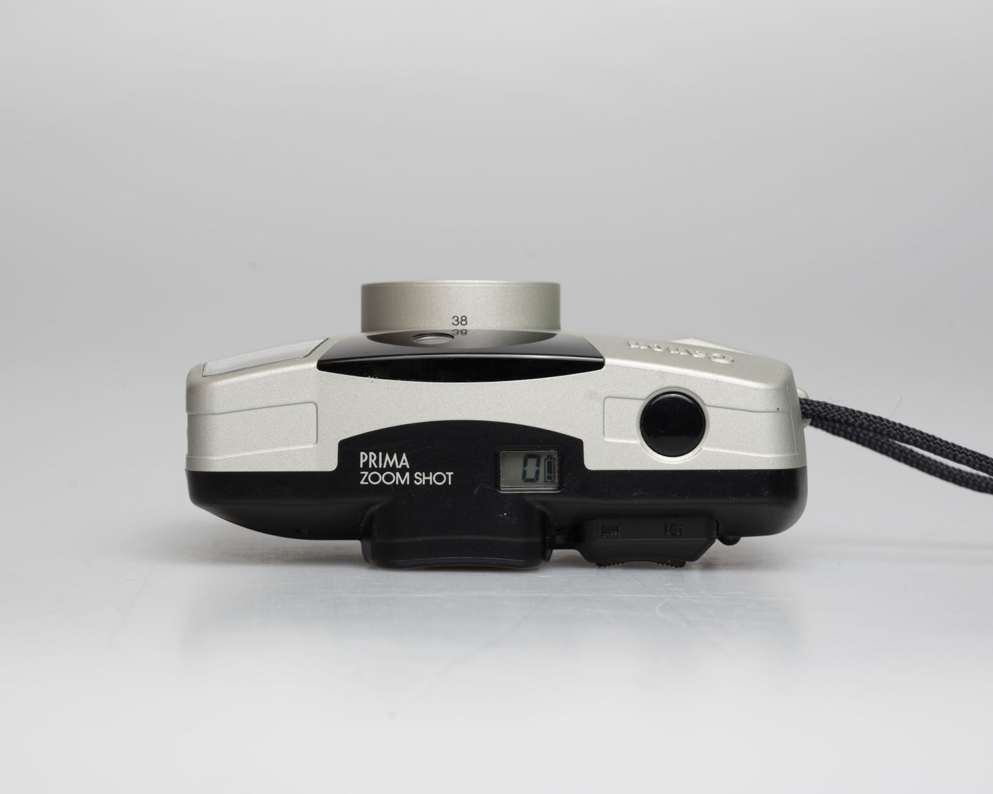 Canon Prima Zoom Shot 35mm film camera w/ case (serial 4615096)