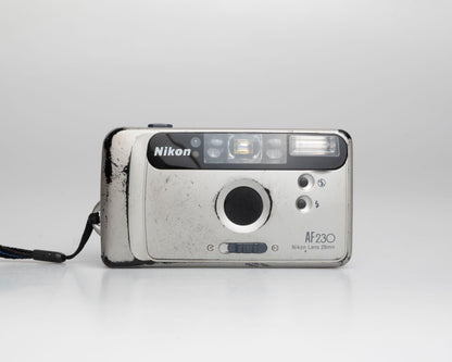 Nikon AF230 35mm film camera (serial 4155412)