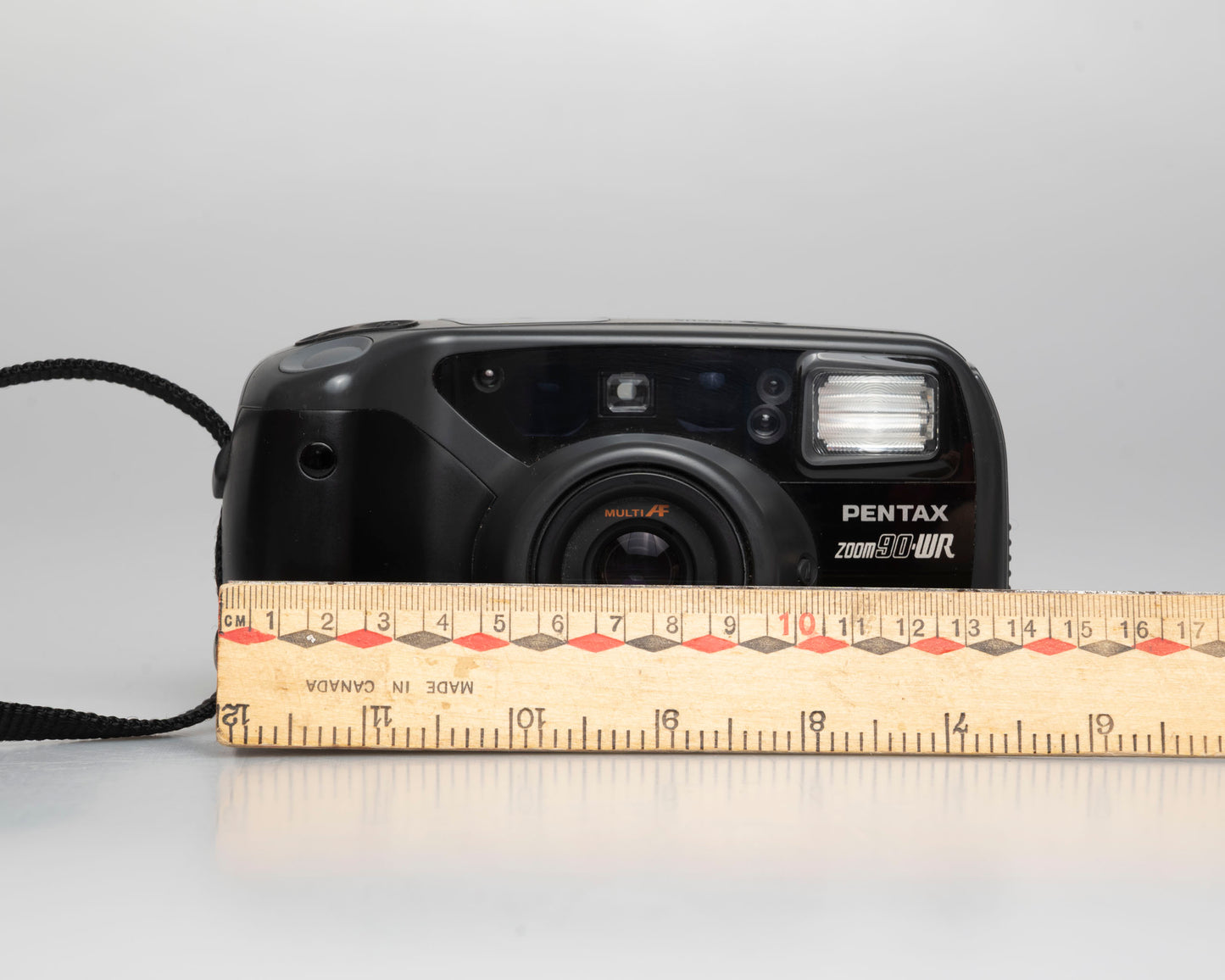 Pentax Zoom90-WR 35mm camera (serial 1743469)