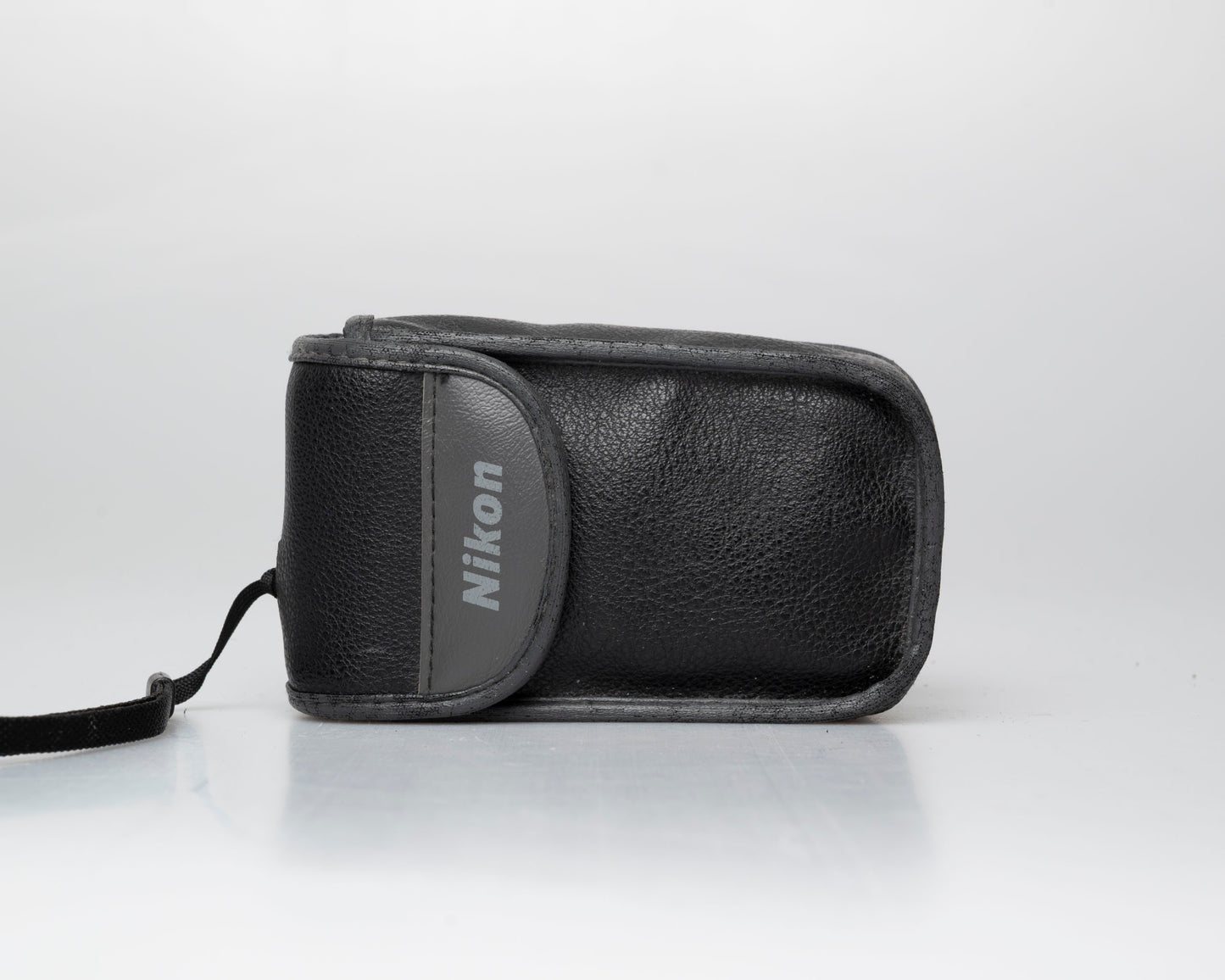 Nikon AF220 compact 35mm camera w/ case (serial 7206925)