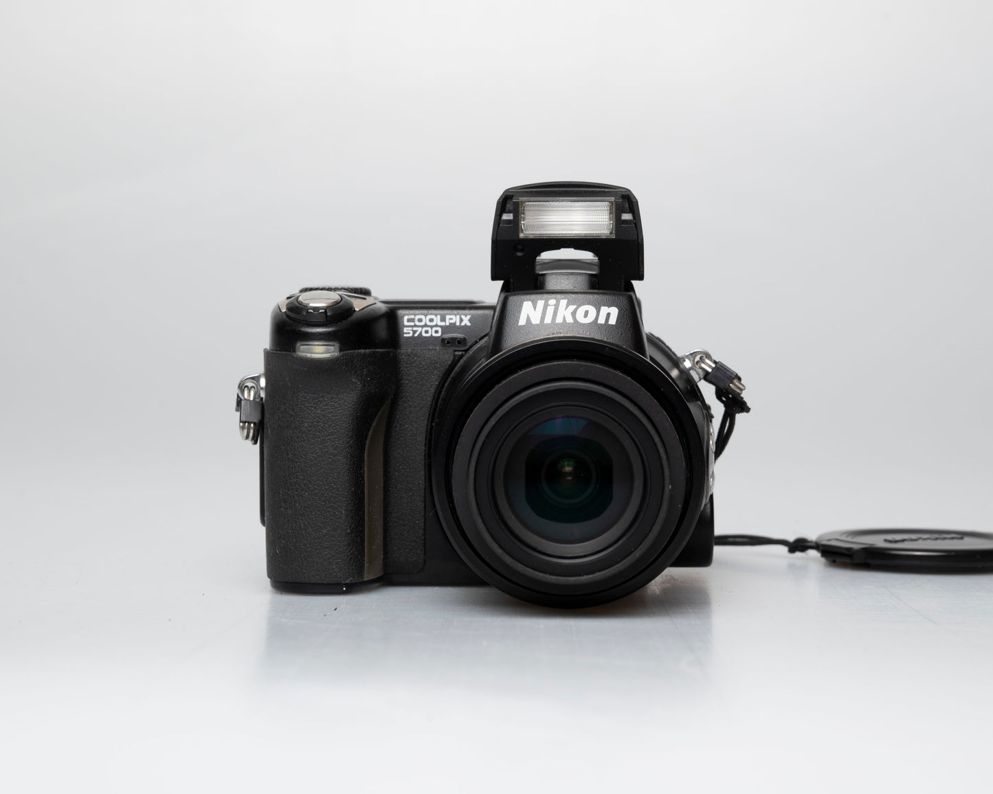Nikon Coolpix 5700 appareil photo numérique 5MP avec chargeur + batterie + carte CF de 64 Mo (série 4113012)
