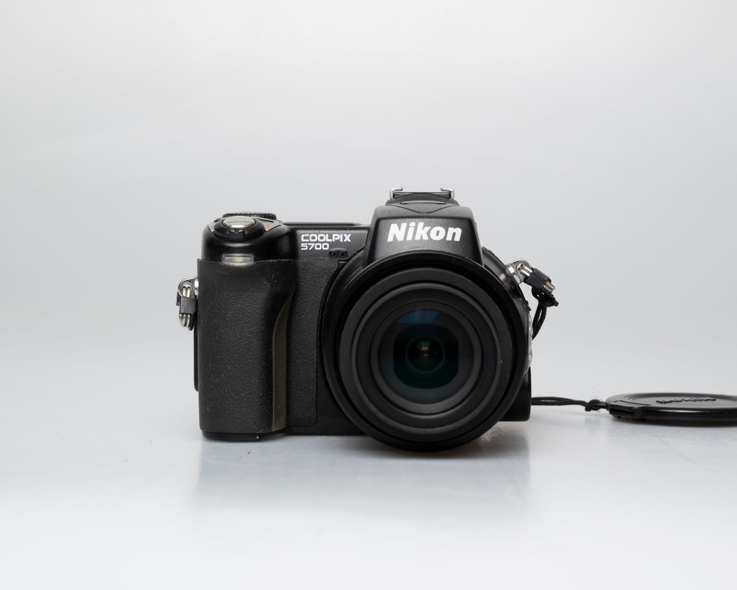 Nikon Coolpix 5700 appareil photo numérique 5MP avec chargeur + batterie + carte CF de 64 Mo (série 4113012)