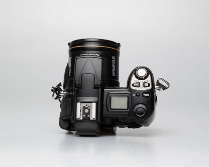 Nikon Coolpix 5700 appareil photo numérique 5MP avec chargeur + batterie + carte CF de 64 Mo (série 4113012)