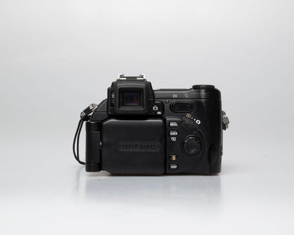 Nikon Coolpix 5700 appareil photo numérique 5MP avec chargeur + batterie + carte CF de 64 Mo (série 4113012)