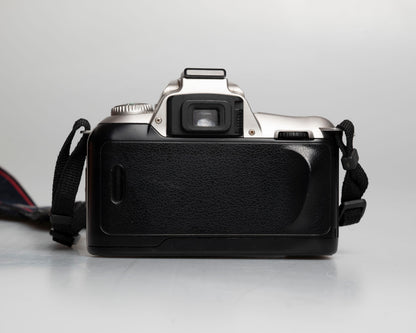 Reflex numérique Nikon F55 35mm avec objectif AF Nikkor 35-80mm (numéro de série 2269252)