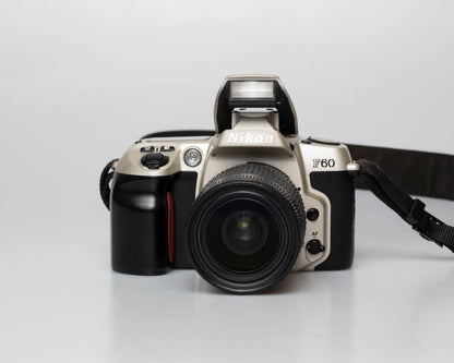 Nikon F60 reflex 35mm avec objectif AF Nikkor 28-80mm + manuel (numéro de série 2417905)