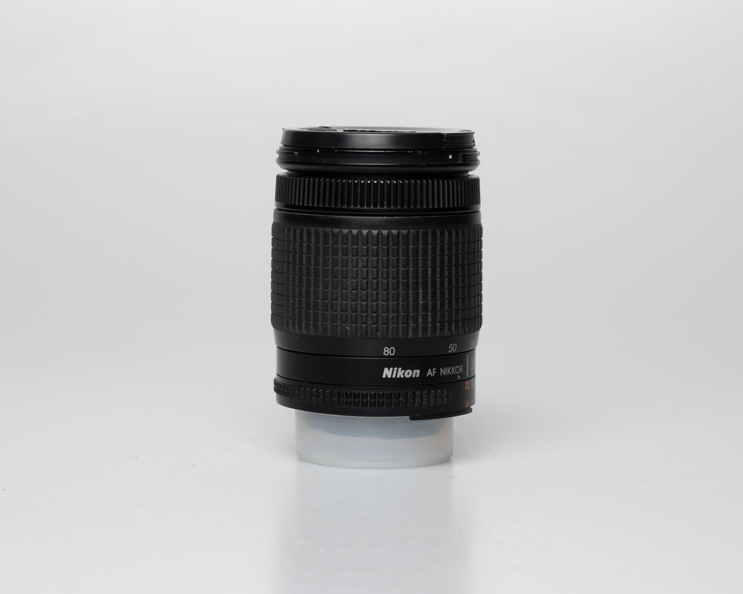 Nikon F60 reflex 35mm avec objectif AF Nikkor 28-80mm + manuel (numéro de série 2417905)