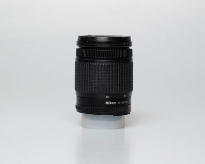 Nikon F60 reflex 35mm avec objectif AF Nikkor 28-80mm + manuel (numéro de série 2417905)
