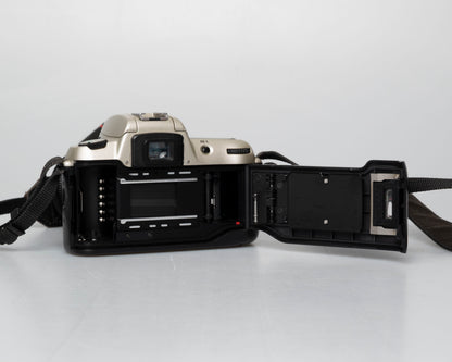 Nikon F60 reflex 35mm avec objectif AF Nikkor 28-80mm + manuel (numéro de série 2417905)