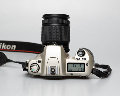Nikon F60 reflex 35mm avec objectif AF Nikkor 28-80mm + manuel (numéro de série 2417905)