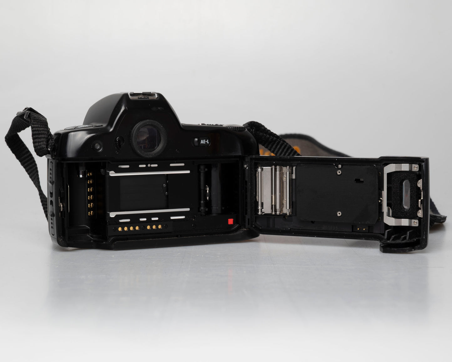 Nikon F90 35mm film SLR w/ AF Nikkor 50mm f1.8 lens (serial 2182919) | film🎞tested