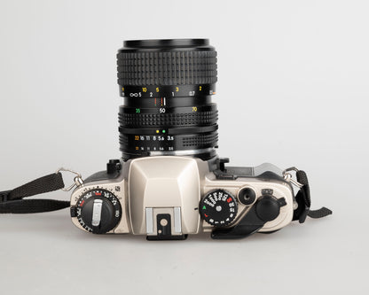Appareil photo reflex Nikon FE10 35 mm avec objectif Zoom-Nikkor 35-70 mm + étui toujours prêt (série 2001252)