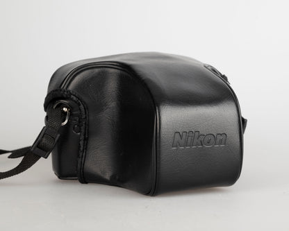Appareil photo reflex Nikon FE10 35 mm avec objectif Zoom-Nikkor 35-70 mm + étui toujours prêt (série 2001252)
