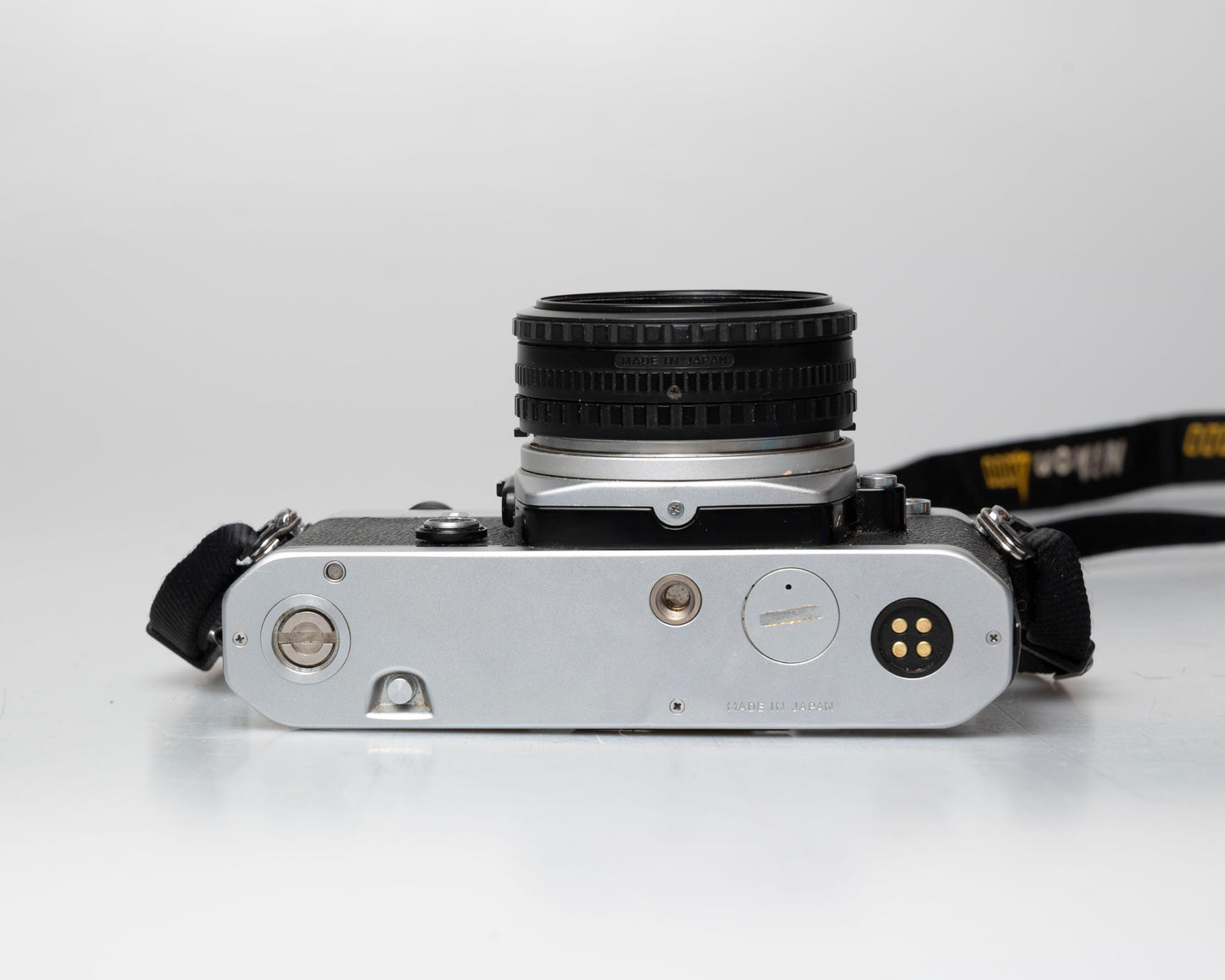 Appareil photo reflex 35mm Nikon FE avec objectif 50mm f1.8 (numéro de série 3649733) | film🎞testé