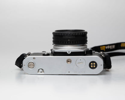 Appareil photo reflex 35mm Nikon FE avec objectif 50mm f1.8 (numéro de série 3649733) | film🎞testé