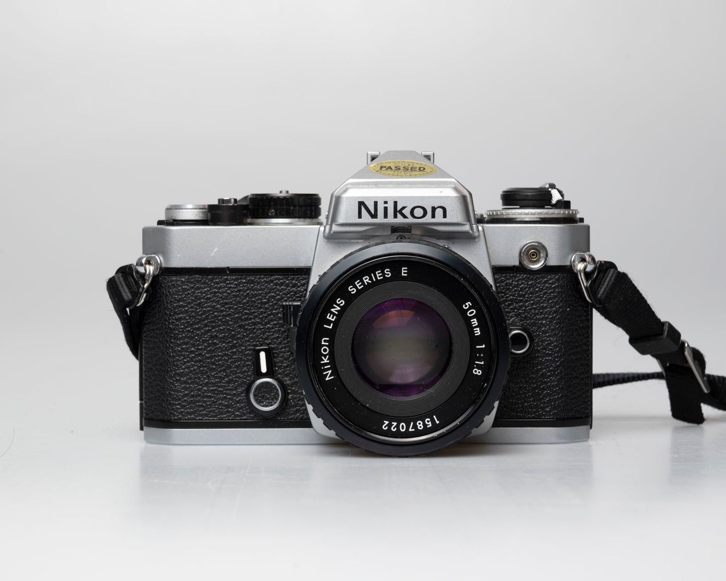 Appareil photo reflex 35mm Nikon FE avec objectif 50mm f1.8 (numéro de série 3649733) | film🎞testé