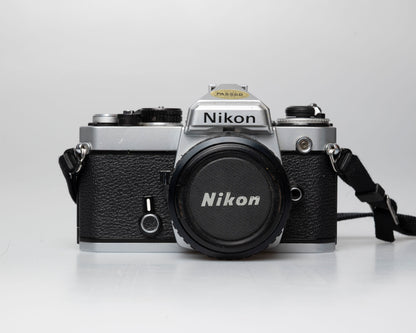 Appareil photo reflex 35mm Nikon FE avec objectif 50mm f1.8 (numéro de série 3649733) | film🎞testé
